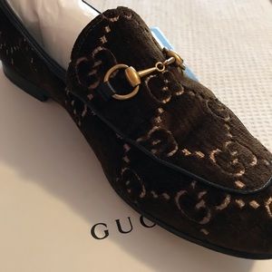 Size 8.5 used authentic gucci loafers.